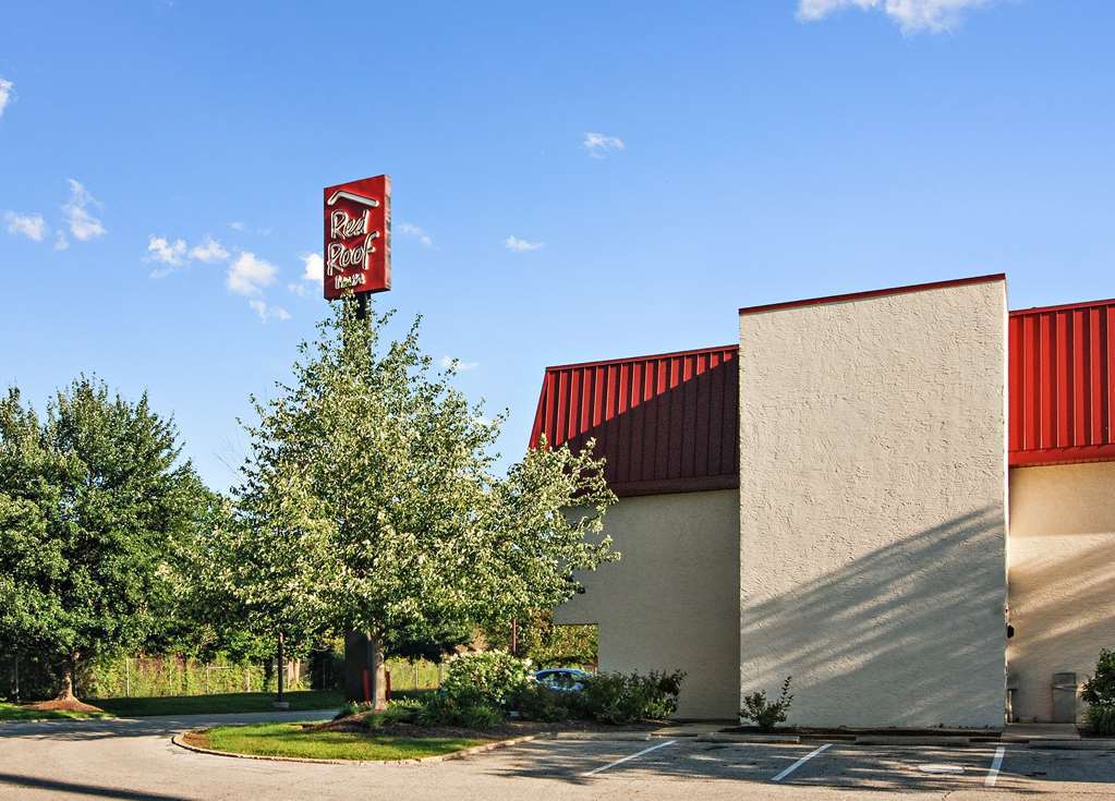 Red Roof Inn Cincinnati East - Beechmont Cherry Grove Exterior photo